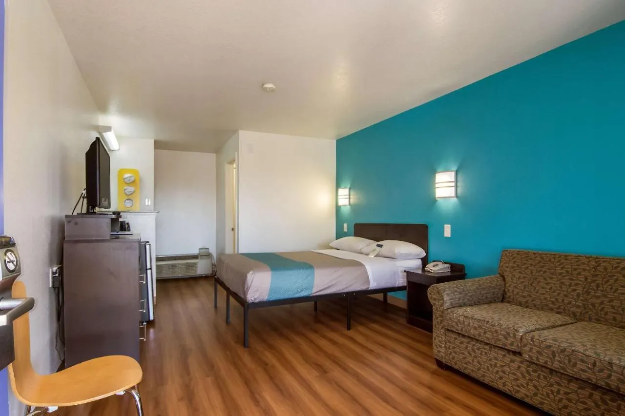 Motel 6 Portland Mall - 205 2*,  United States
