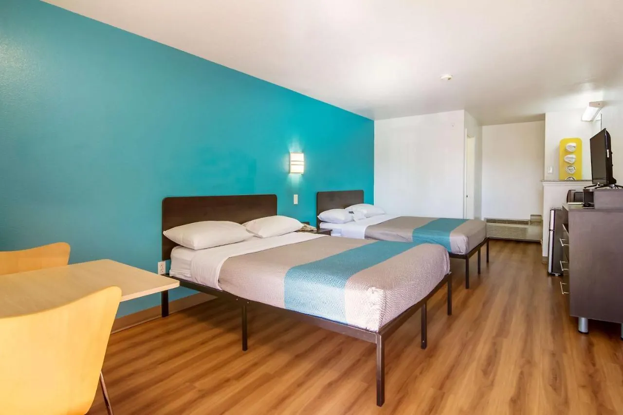Motel 6 Portland Mall - 205 United States